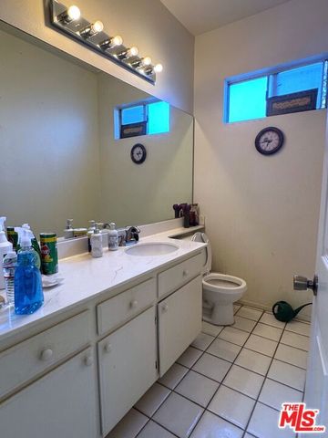 19928 Chase Street 27, Winnetka, CA 91306