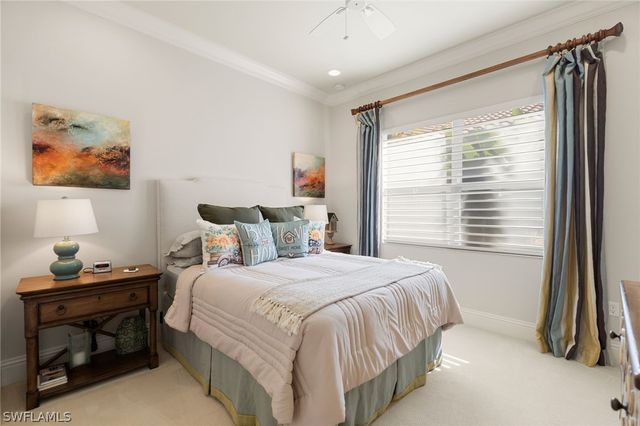 3633 Santaren CT, Naples, FL 34119