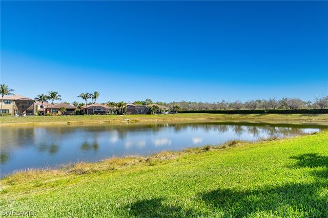 3633 Santaren CT, Naples, FL 34119