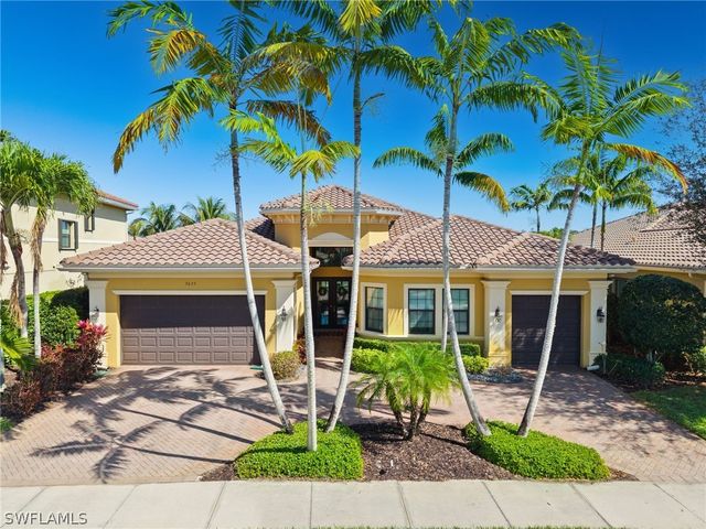3633 Santaren CT, Naples, FL 34119