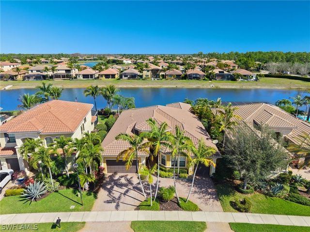 3633 Santaren CT, Naples, FL 34119