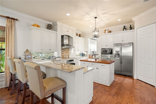 3633 Santaren CT, Naples, FL 34119