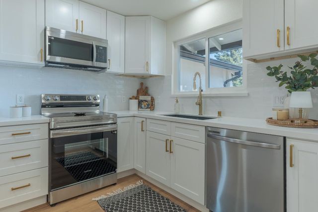 7737 Quinby Way, Sacramento, CA 95823
