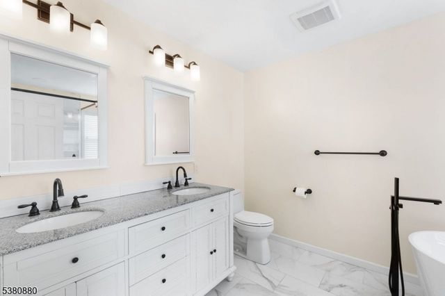 7 Hughes Road, Bridgewater Twp., NJ 08807