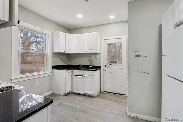 16177 Inverness Street, Detroit, MI 48221