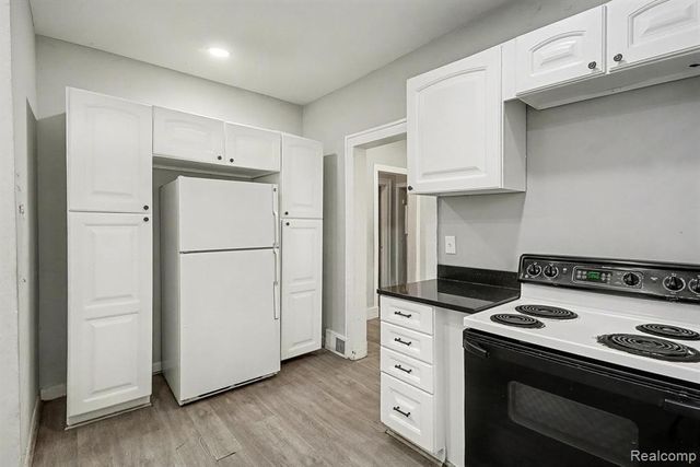 16177 Inverness Street, Detroit, MI 48221