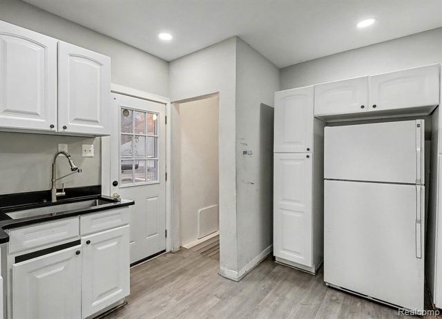 16177 Inverness Street, Detroit, MI 48221