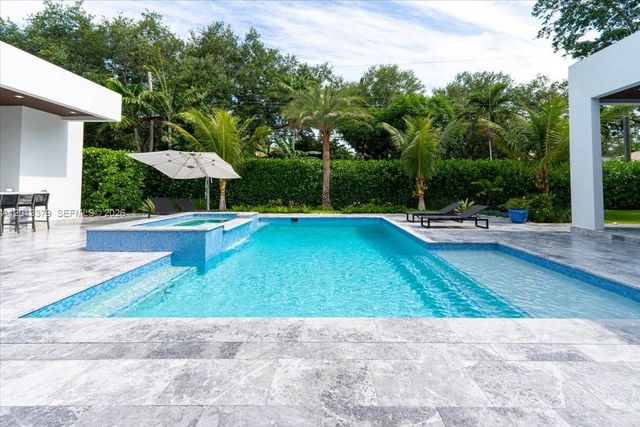 6785 SW 99th Ter, Pinecrest, FL 33156