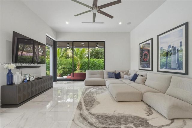 6785 SW 99th Ter, Pinecrest, FL 33156
