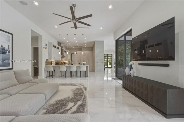 6785 SW 99th Ter, Pinecrest, FL 33156