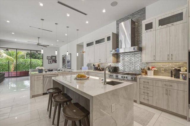 6785 SW 99th Ter, Pinecrest, FL 33156