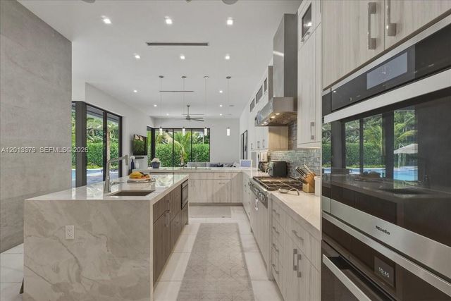 6785 SW 99th Ter, Pinecrest, FL 33156