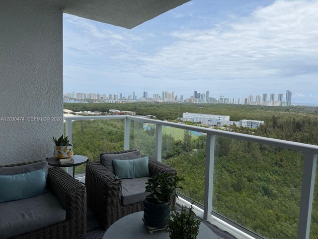 14951 Royal Oaks Ln 2001, Miami, FL 33181