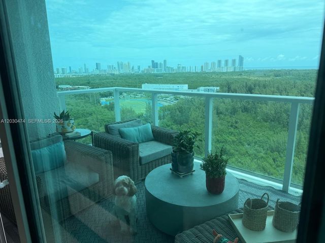 14951 Royal Oaks Ln 2001, Miami, FL 33181