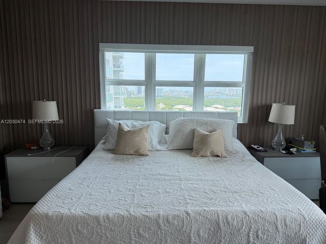 14951 Royal Oaks Ln 2001, Miami, FL 33181