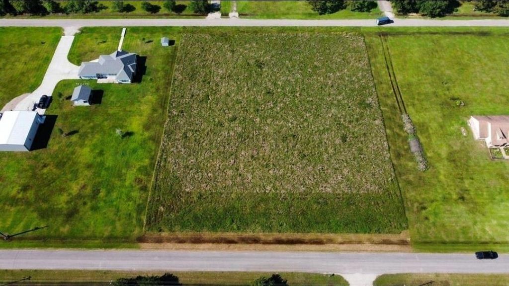 197 Avenue C, Alvin, TX 77511