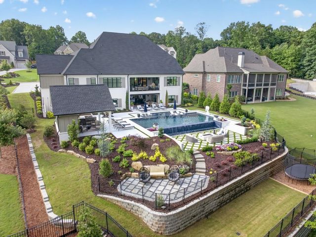 2072 Covered Bridge Drive, Braselton, GA 30517