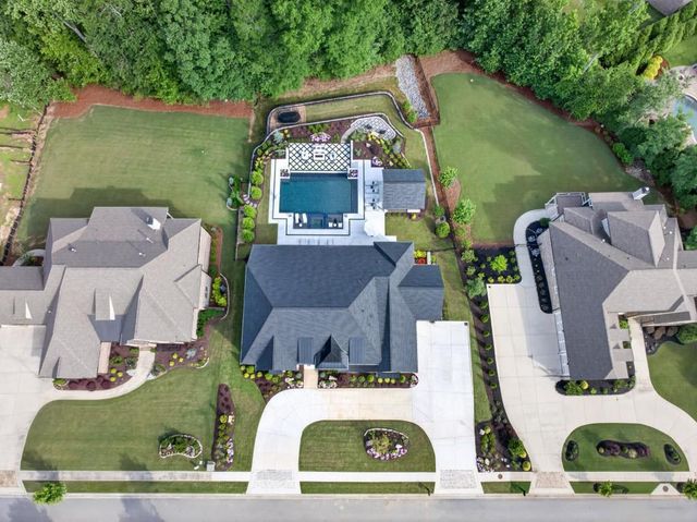 2072 Covered Bridge Drive, Braselton, GA 30517