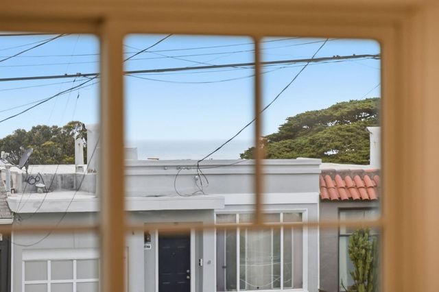 2470 43rd Avenue, San Francisco, CA 94116