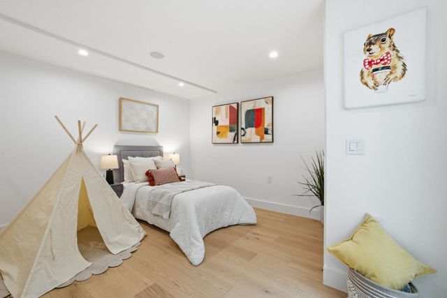 2470 43rd Avenue, San Francisco, CA 94116