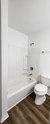 1607 E Maple Terrace 2D, Lisle, IL 60532