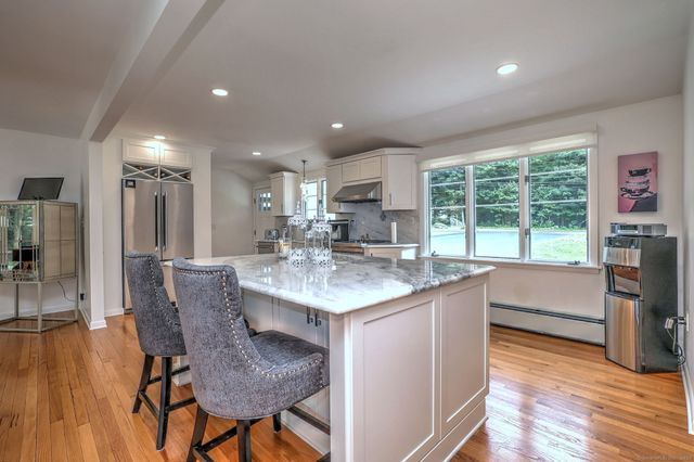48 Mulberry Road, Woodbridge, CT 06525