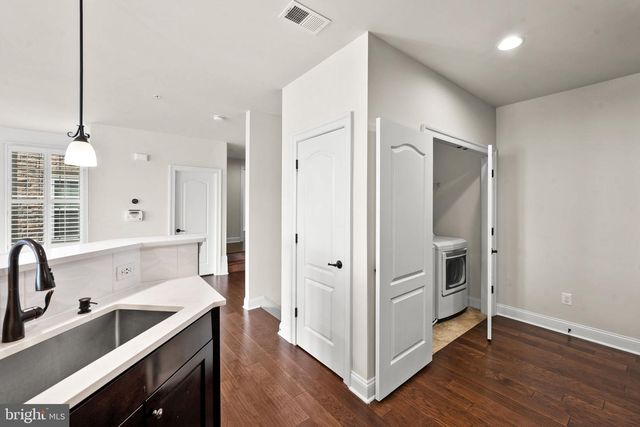 42572 WILDLY TER, Ashburn, VA 20148