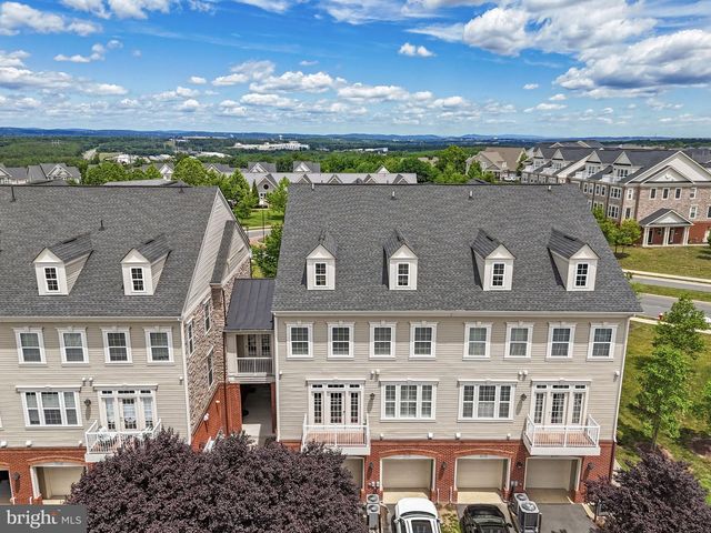 42572 WILDLY TER, Ashburn, VA 20148