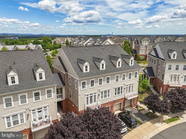 42572 WILDLY TER, Ashburn, VA 20148