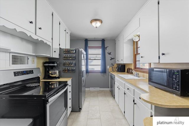 6320 Pratt Street, Omaha, NE 68104