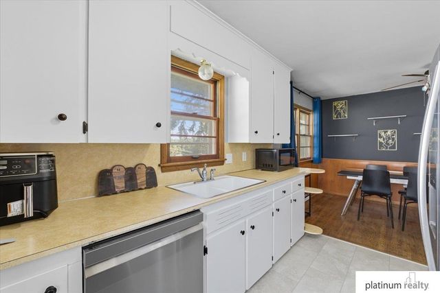 6320 Pratt Street, Omaha, NE 68104