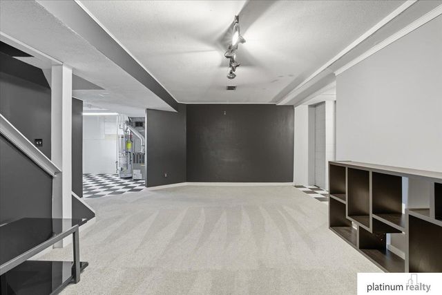 6320 Pratt Street, Omaha, NE 68104