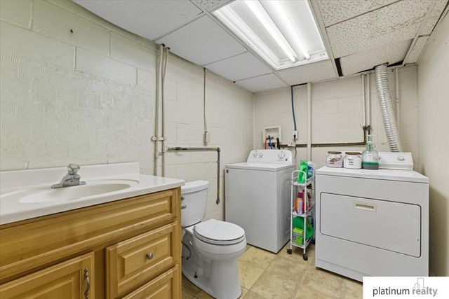 6320 Pratt Street, Omaha, NE 68104