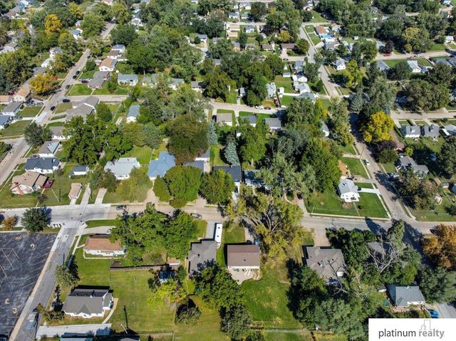 6320 Pratt Street, Omaha, NE 68104