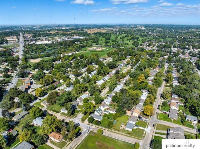 6320 Pratt Street, Omaha, NE 68104