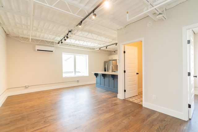 614 E Main St # 205, Chattanooga, TN 37408