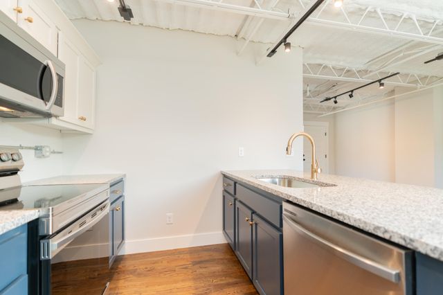 614 E Main St # 205, Chattanooga, TN 37408