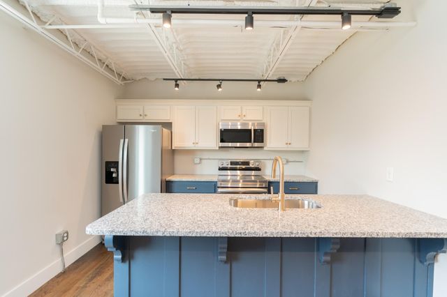 614 E Main St # 205, Chattanooga, TN 37408