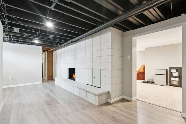 1214 Pleasant Valley Drive, Waterloo, IA 50701