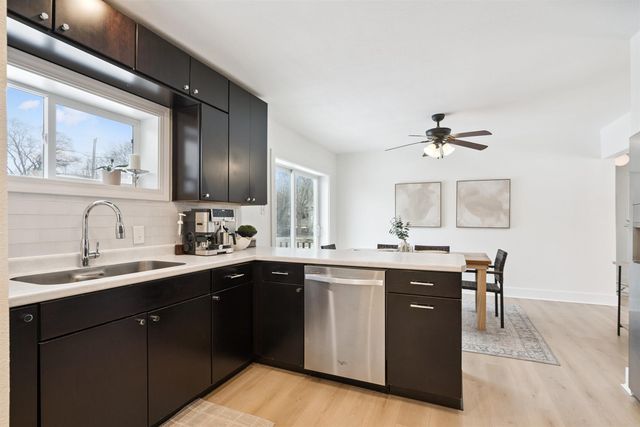 1214 Pleasant Valley Drive, Waterloo, IA 50701