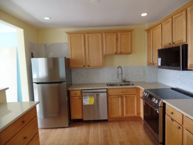 320 Ft. Duquesne Blvd. 24M, Downtown Pgh, PA 15222