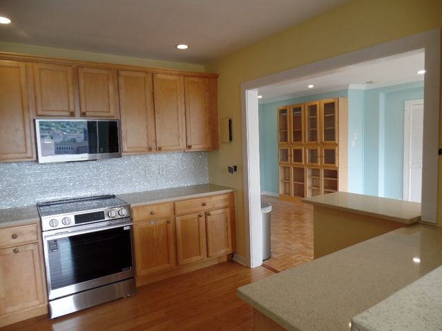 320 Ft. Duquesne Blvd. 24M, Downtown Pgh, PA 15222