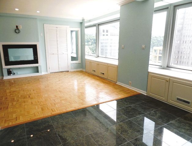 320 Ft. Duquesne Blvd. 24M, Downtown Pgh, PA 15222