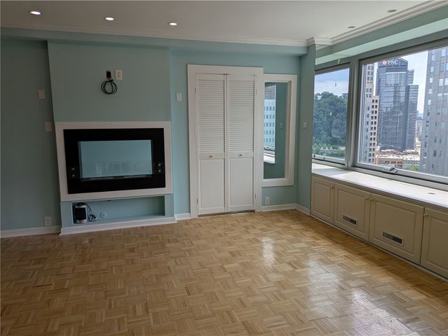 320 Ft. Duquesne Blvd. 24M, Downtown Pgh, PA 15222