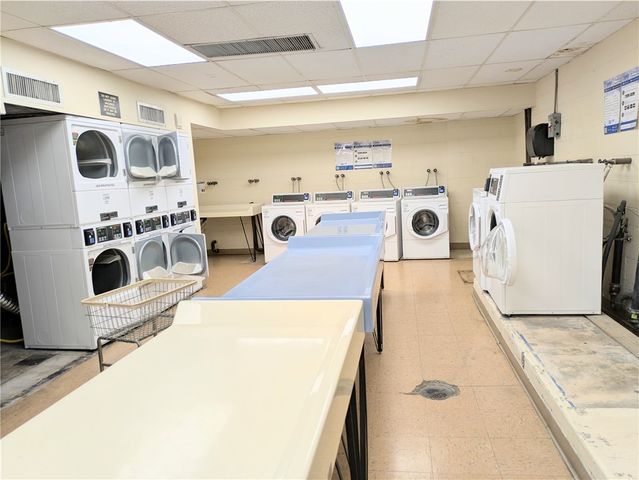320 Ft. Duquesne Blvd. 24M, Downtown Pgh, PA 15222