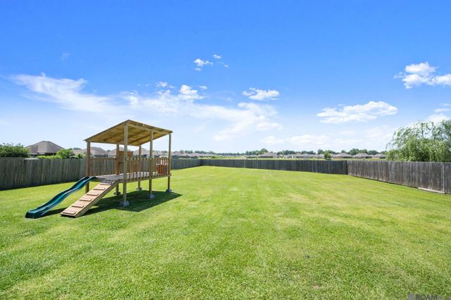 6512 Union Dr, Addis, LA 70710
