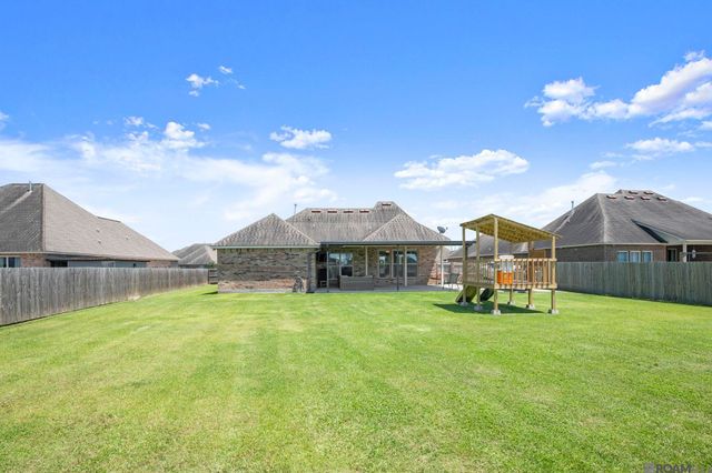 6512 Union Dr, Addis, LA 70710