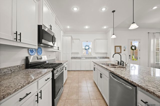 6512 Union Dr, Addis, LA 70710