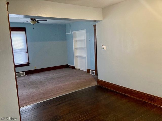 32 Summit Avenue, Niles, OH 44446