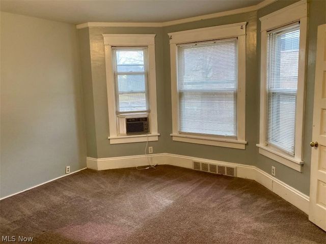 32 Summit Avenue, Niles, OH 44446